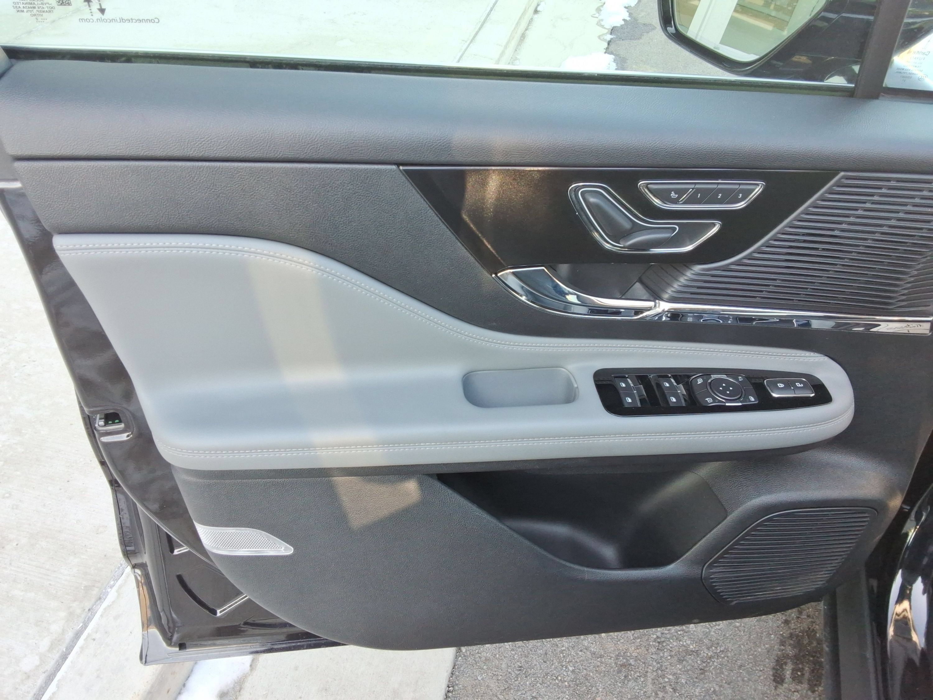 Used 2022 Lincoln Corsair Reserve AWD/4WD image 21