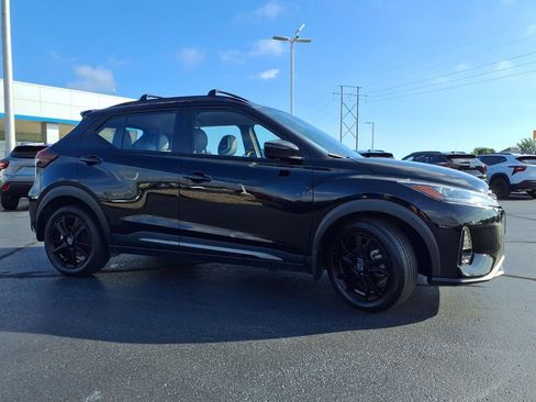 Used 2024 Nissan Kicks SR w/ SR Premium Package FWD image 32
