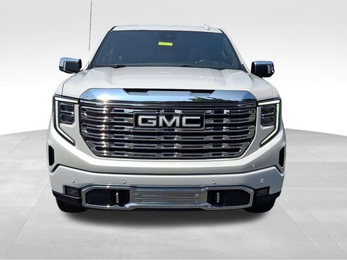 Used 2023 GMC Sierra 1500 Denali w/ Denali Reserve Package AWD/4WD image 2