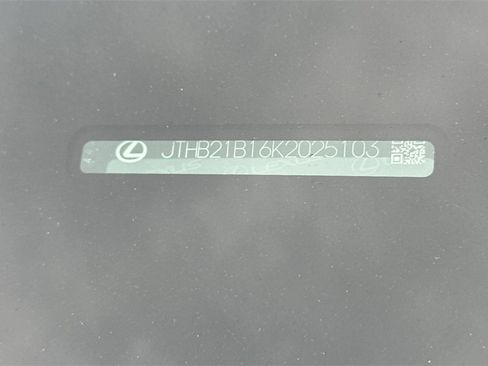 Used 2019 Lexus ES 300h image 3