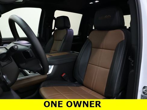 Used 2025 Chevrolet Silverado 3500 High Country w/ High Country Premium Package image 9