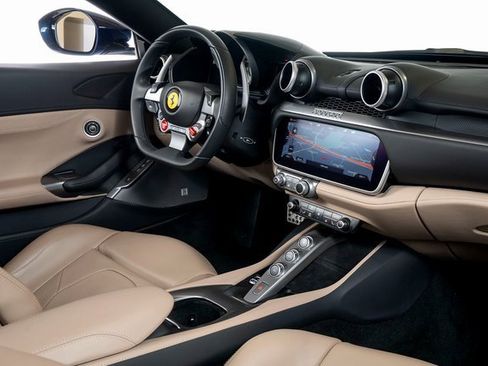 Used 2019 Ferrari Portofino image 48