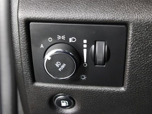 Used 2018 Jeep Grand Cherokee Laredo image 23