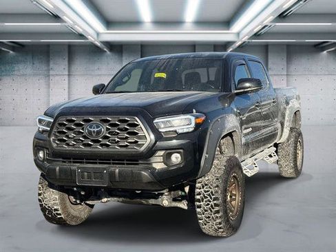 Used 2020 Toyota Tacoma TRD Off-Road image 1