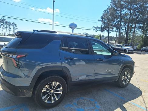 Used 2025 Chevrolet Equinox LT w/ Convenience Package II image 4