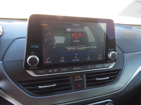 Used 2023 Nissan Altima 2.5 SR image 17