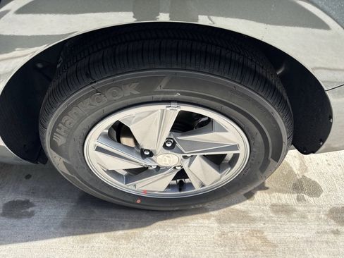 New 2026 Hyundai Elantra SE w/ Cargo Package image 16