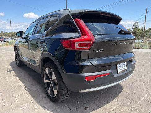 Used 2025 Volvo XC40 B5 Plus AWD/4WD image 5