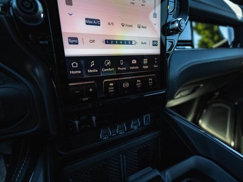 New 2025 RAM 2500 Limited image 16