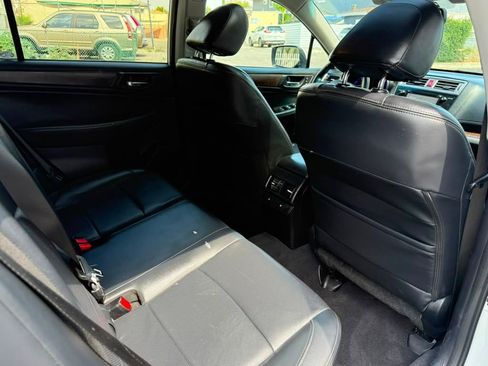 Used 2016 Subaru Outback 2.5i Limited AWD/4WD image 17