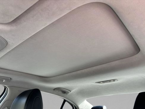 Used 2021 Genesis G70 2.0T w/ Prestige Package image 25