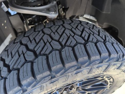 New 2025 Ford Ranger Lariat w/ FX4 Off-Road Package image 18