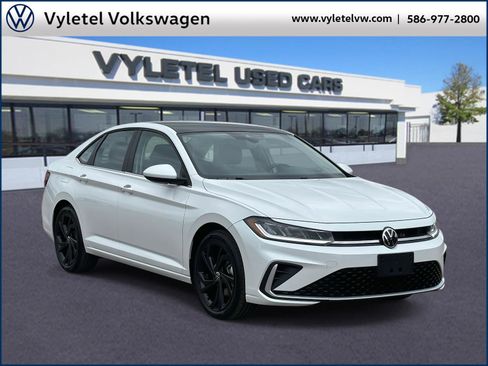 Certified 2025 Volkswagen Jetta SE w/ Sunroof Package image 1