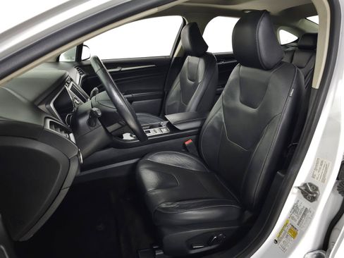 Used 2020 Ford Fusion Titanium FWD image 14