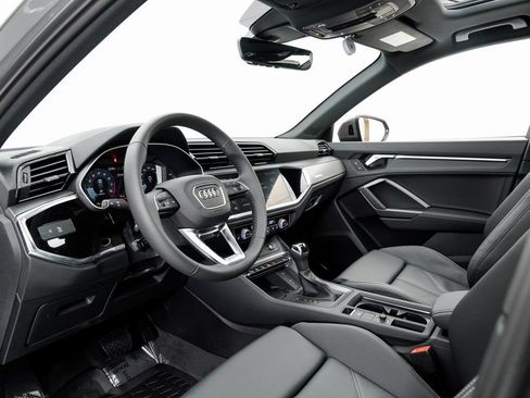 Certified 2025 Audi Q3 2.0T Premium AWD/4WD image 4