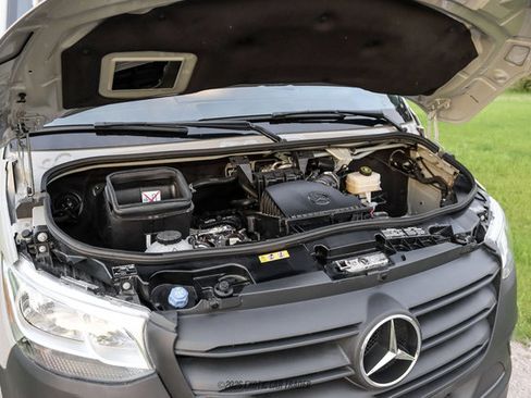 Used 2023 Mercedes-Benz Sprinter 2500 image 17