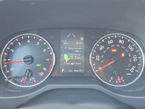 Used 2021 Toyota RAV4 XLE Premium AWD/4WD image 15