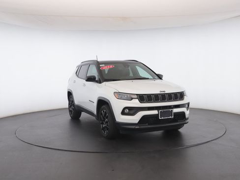 Used 2024 Jeep Compass Latitude w/ Sun and Sound Group image 36