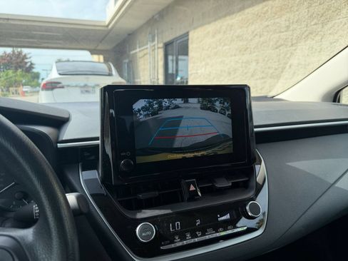 Used 2025 Toyota Corolla LE FWD image 22