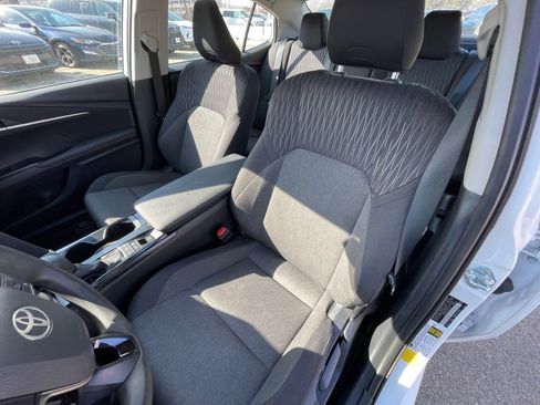 Used 2025 Toyota Camry LE image 36