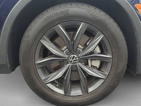 Used 2023 Volkswagen Tiguan SE FWD image 5