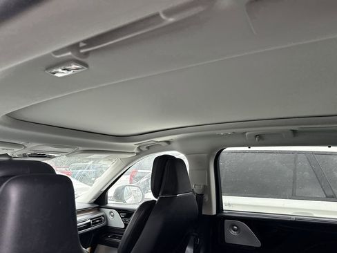 Used 2025 Lincoln Aviator Reserve w/ Equipment Group 201A image 14