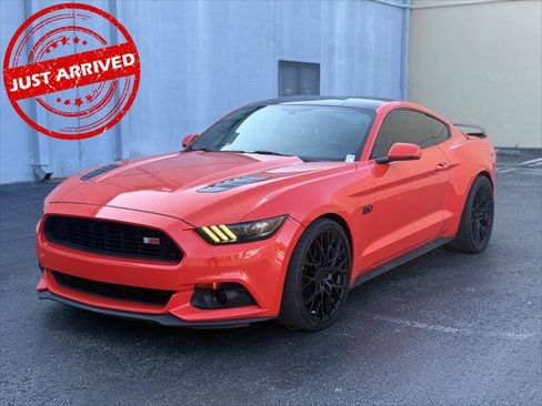 Used 2016 Ford Mustang GT Premium RWD image 1