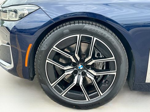 Used 2022 BMW 750i xDrive w/ Luxury Rear Seating Package AWD/4WD image 31