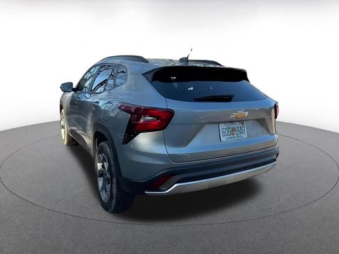 Used 2025 Chevrolet Trax LT image 10