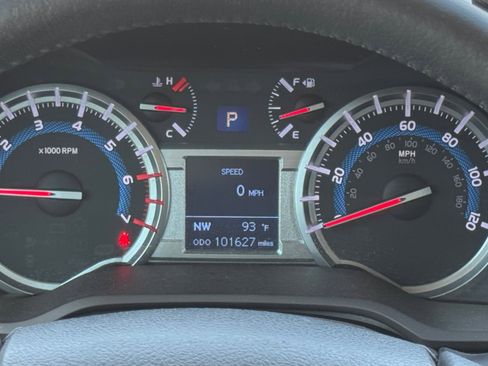 Used 2017 Toyota 4Runner SR5 AWD/4WD image 16