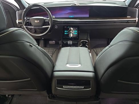 Certified 2025 Cadillac Escalade ESV Sport Platinum AWD/4WD image 9