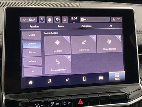 New 2025 Jeep Compass Latitude w/ Sun & Sound Group image 8