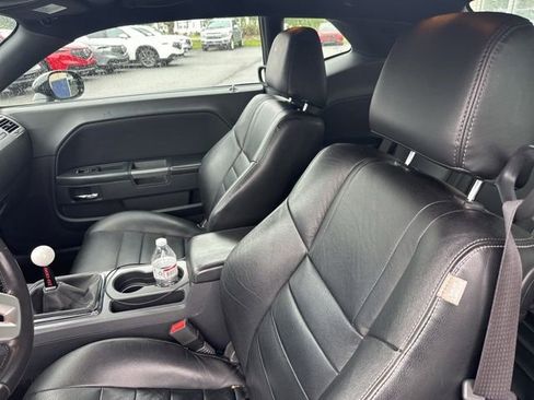 Used 2014 Dodge Challenger R/T RWD image 11
