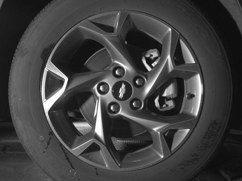 Used 2025 Chevrolet Trax LT FWD image 13