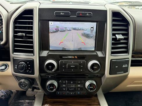 Used 2018 Ford F150 Lariat w/ Equipment Group 502A Luxury AWD/4WD image 39
