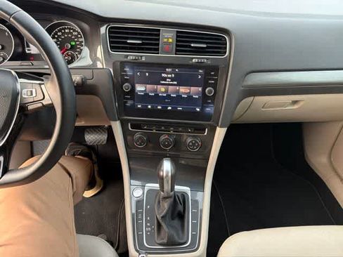 Used 2019 Volkswagen Golf SE FWD image 20