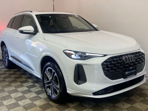 New 2025 Audi Q5 Premium Plus image 1