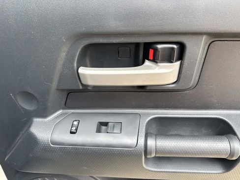 Used 2014 Toyota FJ Cruiser 4WD w/ Convenience Package image 16