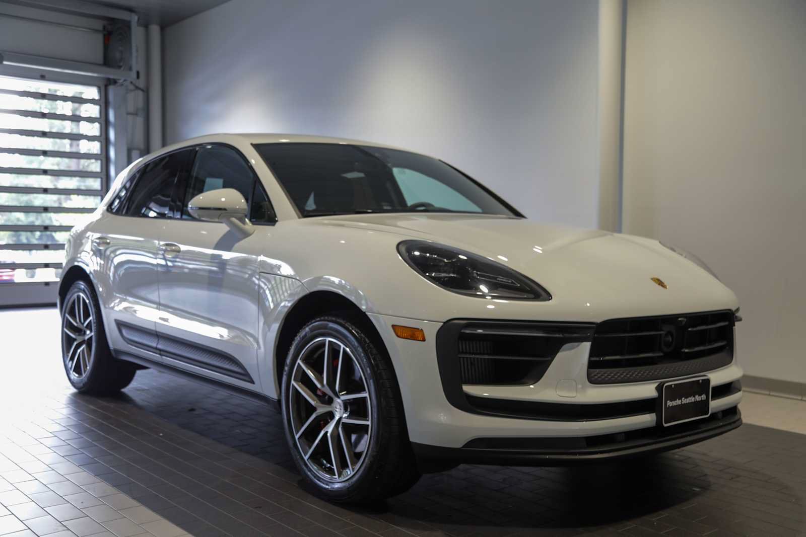 Used 2025 Porsche Macan S AWD/4WD image 10