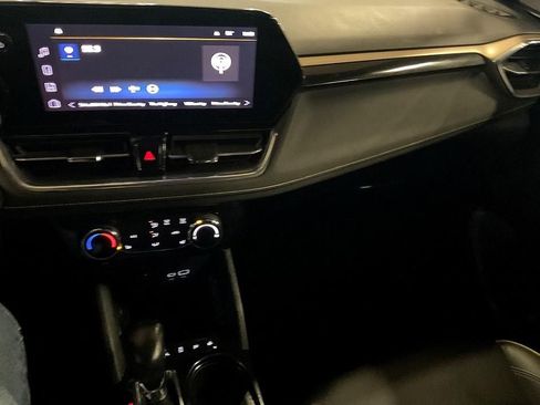 Used 2024 Chevrolet TrailBlazer ACTIV w/ Driver Confidence Package image 5