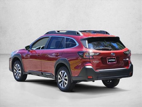 Used 2025 Subaru Outback Premium image 9