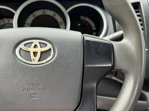Used 2014 Toyota Tacoma 2WD Regular Cab image 20