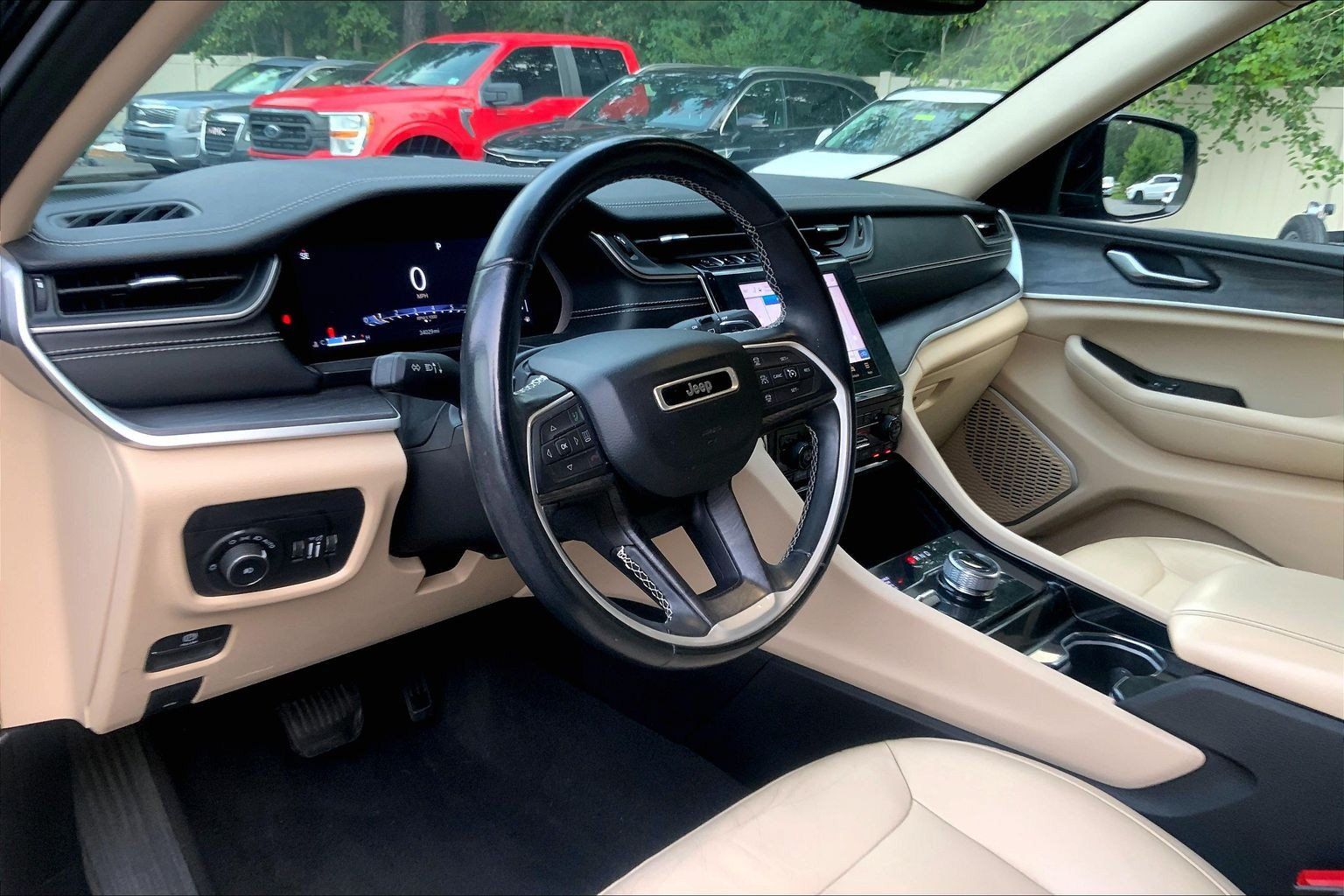 Used 2021 Jeep Grand Cherokee L Limited AWD/4WD image 15