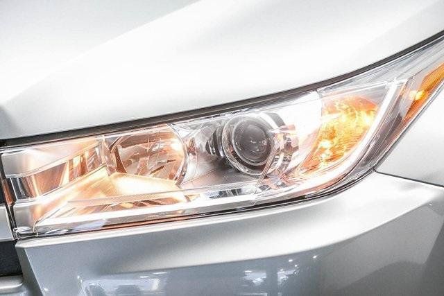 Certified 2019 Toyota Highlander Plus FWD image 7