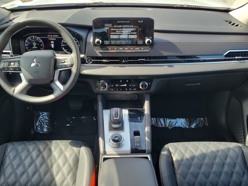 Used 2024 Mitsubishi Outlander SEL FWD image 16