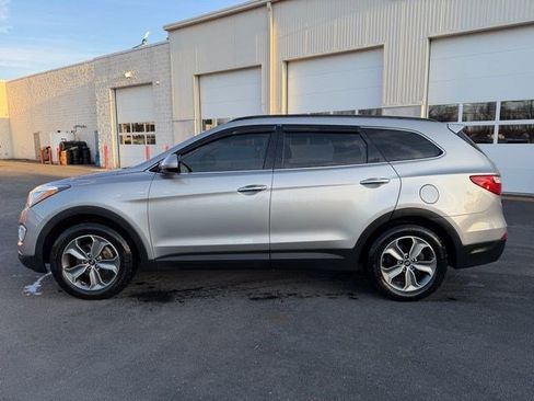 Used 2016 Hyundai Santa Fe SE image 2