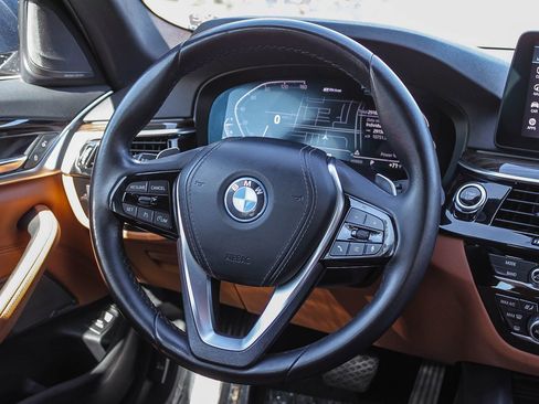 Used 2022 BMW 530e w/ Premium Package image 16