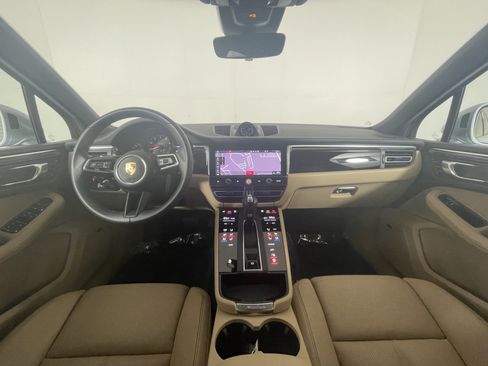Used 2025 Porsche Macan image 13