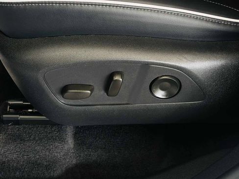 Used 2026 Buick Enclave Sport Touring FWD image 32