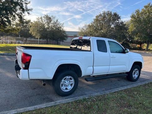 Used 2020 Toyota Tacoma SR image 5